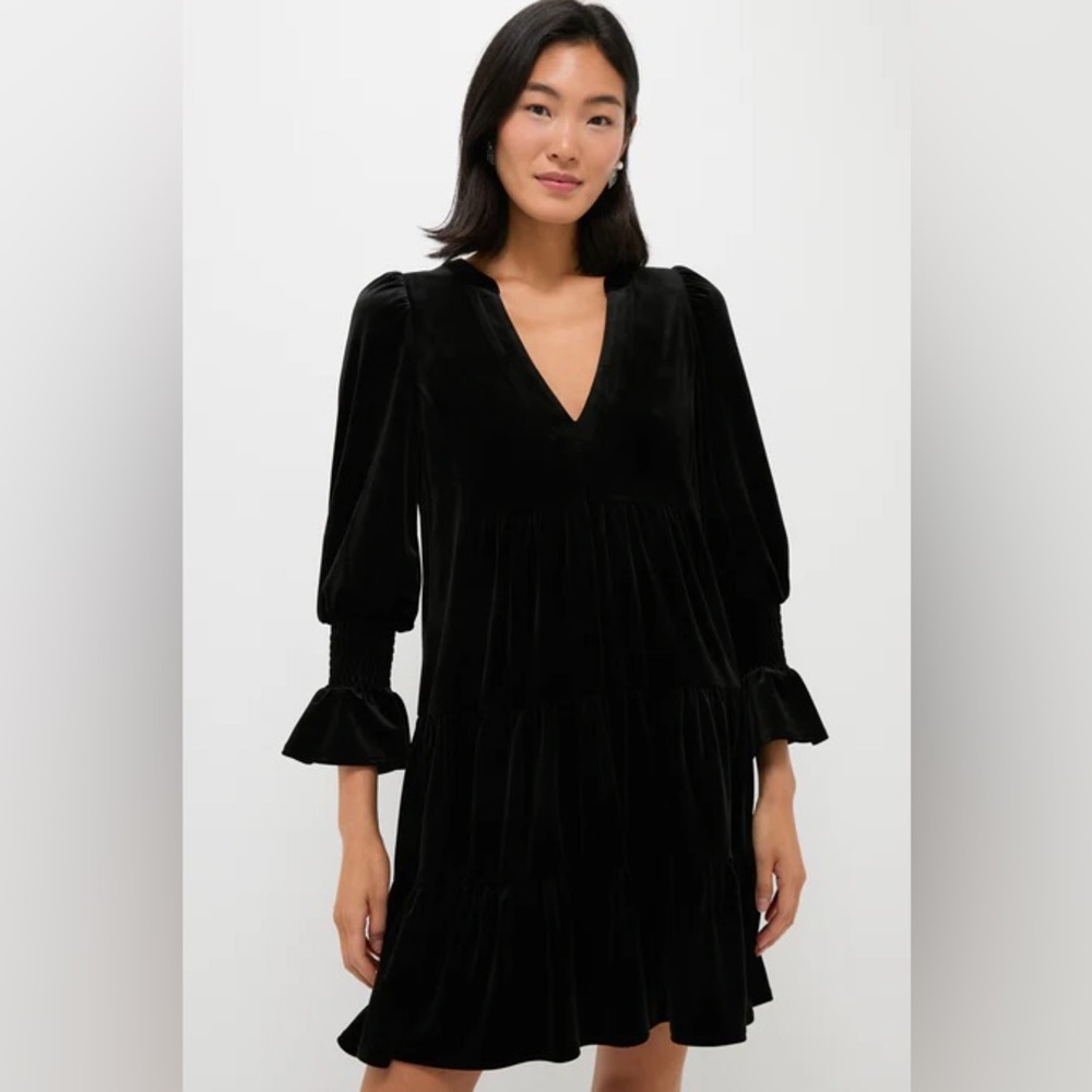 Pomander Place Black Velvet ‘Kenzo’ V Neck Tiered Long Sleeve Dress, Size XL